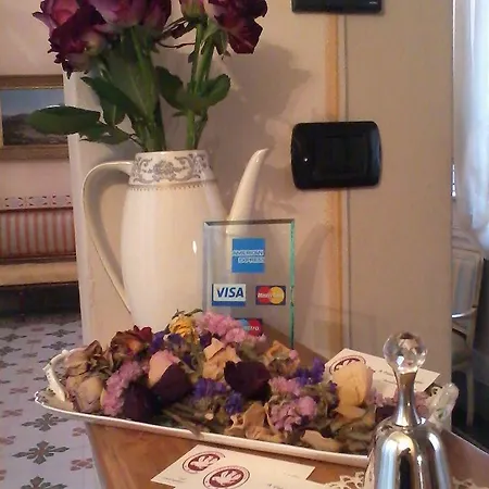 Bed & Breakfast A Palazzo Busdraghi Residenza D'epoca 4*