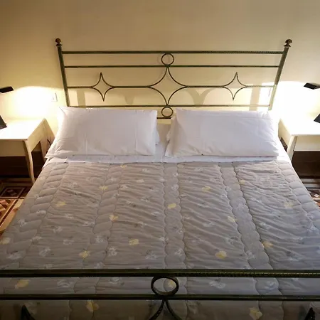 A Palazzo Busdraghi Residenza D'epoca לינה וארוחת בוקר 4*