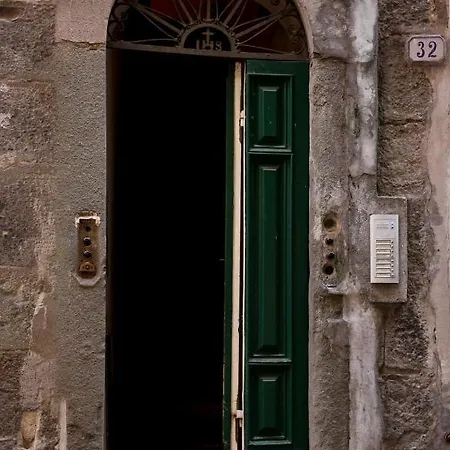 A Palazzo Busdraghi Residenza D'epoca לינה וארוחת בוקר לוקה