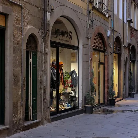 A Palazzo Busdraghi Residenza D'epoca לוקה