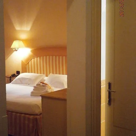 A Palazzo Busdraghi Residenza D'epoca 4* לוקה