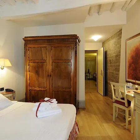 לינה וארוחת בוקר A Palazzo Busdraghi Residenza D'epoca