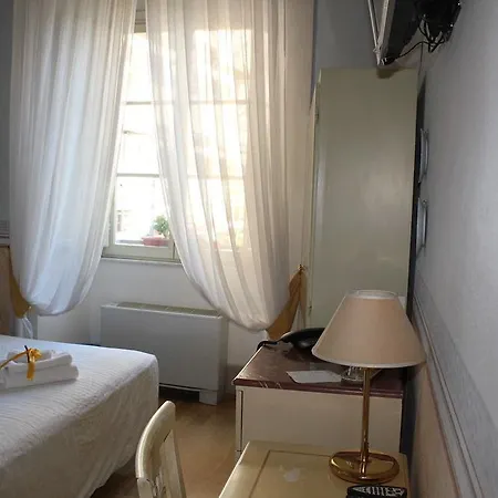 לינה וארוחת בוקר A Palazzo Busdraghi Residenza D'epoca לוקה