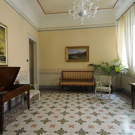 A Palazzo Busdraghi Residenza D'epoca לוקה