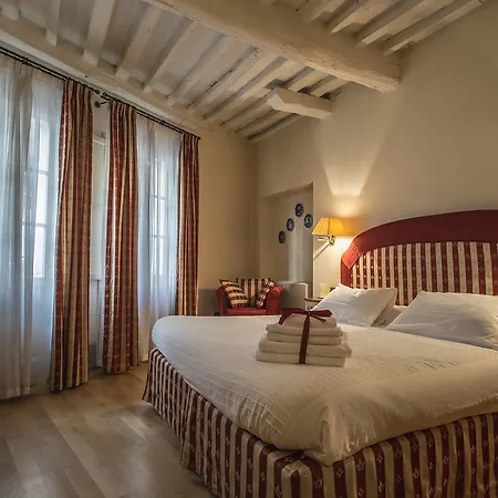 לינה וארוחת בוקר A Palazzo Busdraghi Residenza D'epoca
