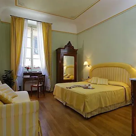 לינה וארוחת בוקר A Palazzo Busdraghi Residenza D'epoca לוקה