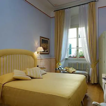 A Palazzo Busdraghi Residenza D'epoca לינה וארוחת בוקר לוקה