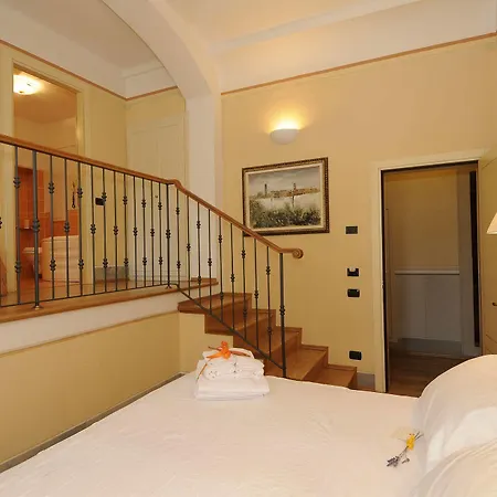A Palazzo Busdraghi Residenza D'epoca לינה וארוחת בוקר 4*