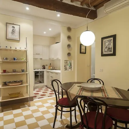 לינה וארוחת בוקר A Palazzo Busdraghi Residenza D'epoca 4*