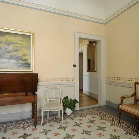 לינה וארוחת בוקר A Palazzo Busdraghi Residenza D'epoca לוקה