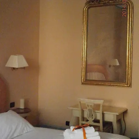 לינה וארוחת בוקר A Palazzo Busdraghi Residenza D'epoca לוקה
